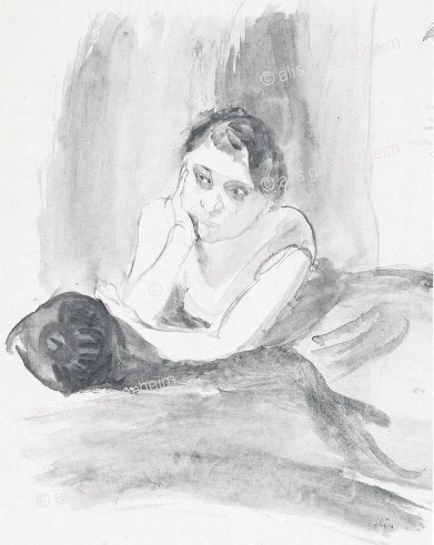 Frau mit aufgestützten Armen