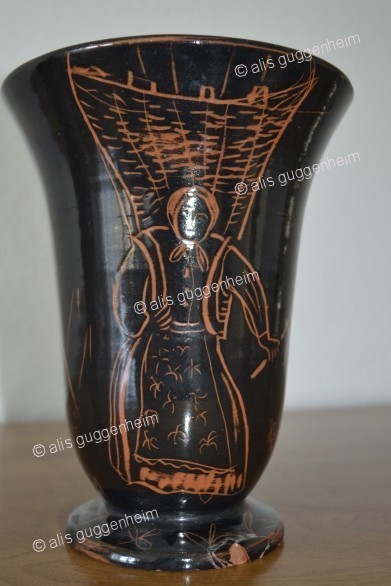 Vase Bäuerin mit Kratte