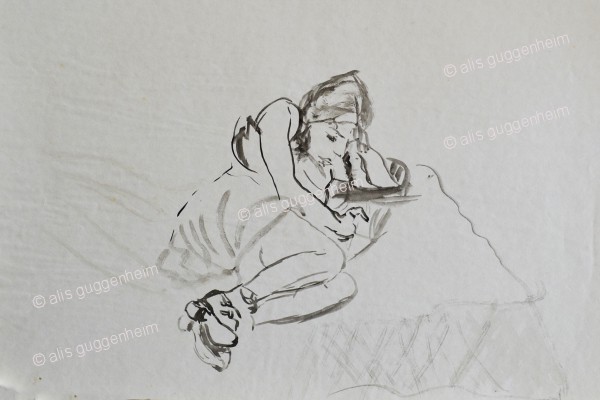 Mädchen lesend liegend