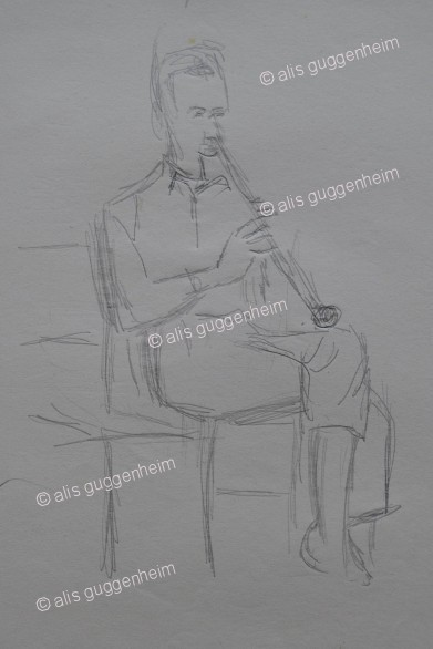 Mann spielt Klarinette