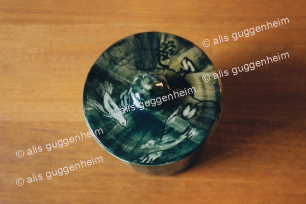 Dose mit Deckel