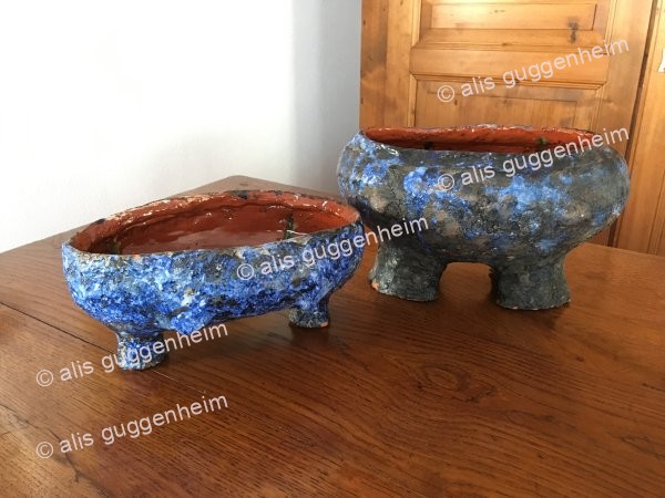 648
